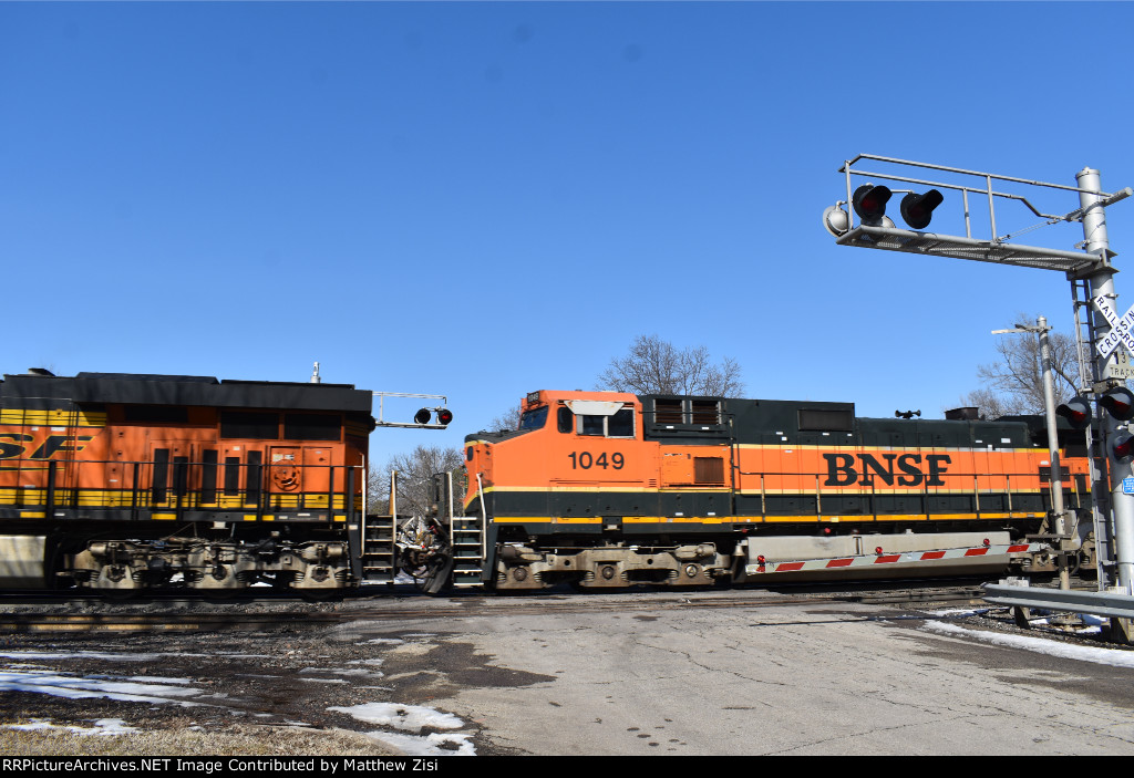 BNSF 1049